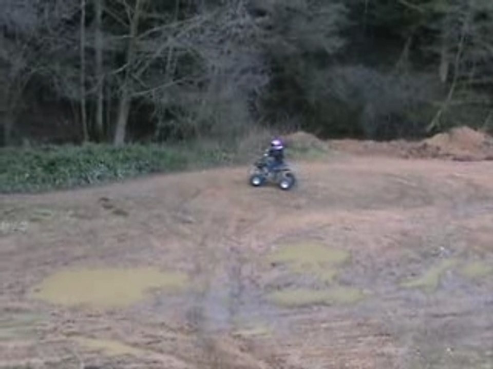 mel et son quad