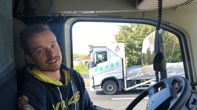 Il conduit le convoi exceptionnel qui se dirige vers Les Sables-d’Olonne
