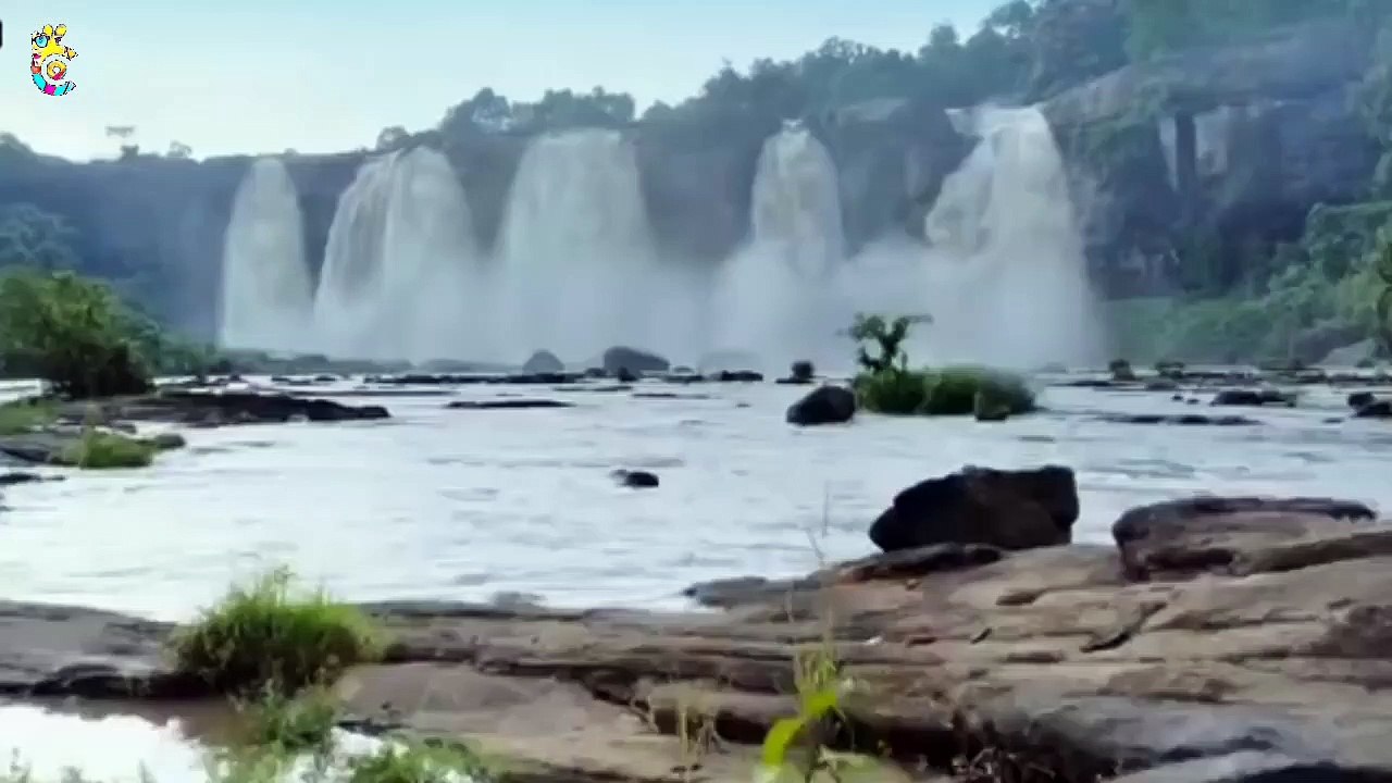 Romantic kiss WhatsApp status videos lips kiss status