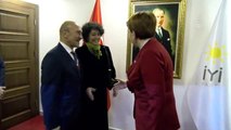 İzmir Büyükşehir Belediye Başkanı Soyer, Akşener'i Ziyaret Etti