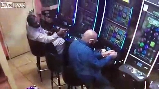 Il vole 7000€ d'une machine de jeu au Casino en l'ouvrant !