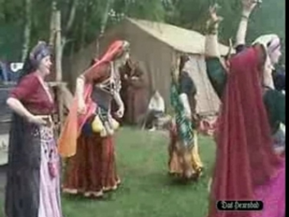 Auftritt vom tribal stamm " nucum satia "