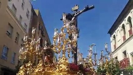 Cristo de la Sangre de San Benito empieza a realizar su estación de penitencia
