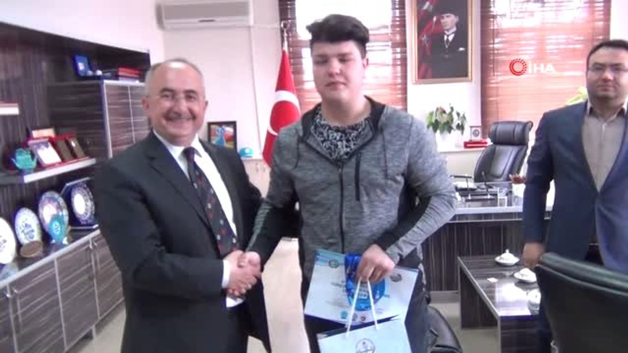 Tavşanlılı Genç, Kick Boks Uluslararası Turnuva'dan Madalya ile Döndü