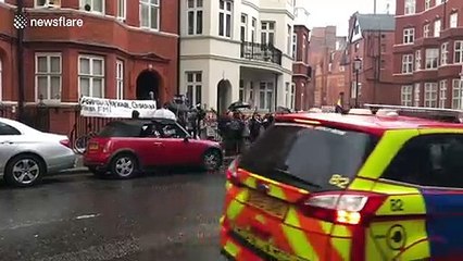 Download Video: Small crowd of Assange supporters protest outside Ecuador Embassy in London