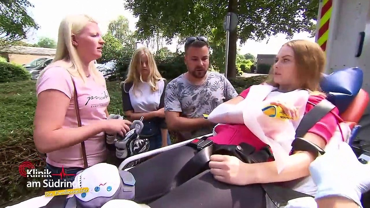 Zickenkrieg zwischen Cousinen: Warum streiten sie die ganze Zeit? | Die Familienhelfer | SAT.1 TV