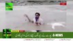 Pakistan news channel reporter under flud reporting - funny reporting in flud water - Sindh flud in Pakistan
