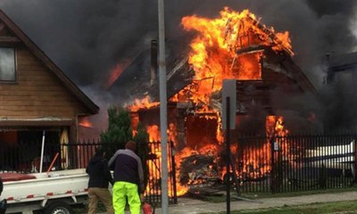 Uçak evlerin üzerine düştü: 6 ölü!