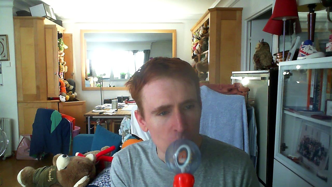 Wiwi égratigne "celui que j'étais" d'Emmanuel Moire