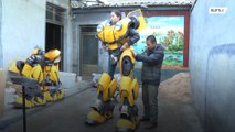 Cosplayers chineses levam fantasias de Transformers para um outro nível