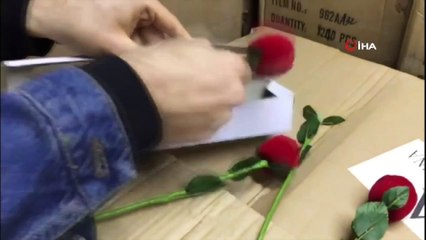 İstanbul'da mücevher kutusu operasyonu...Piyasa değeri yaklaşık 1.5 milyon lira olan 142 bin adet mücevher kutusu ele geçirildi