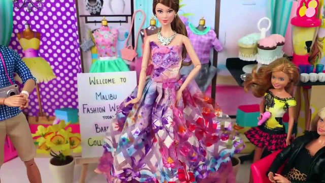 Barbie Girl Malibu Fashion Show! Play Barbie Dolls and Dress up Toys!