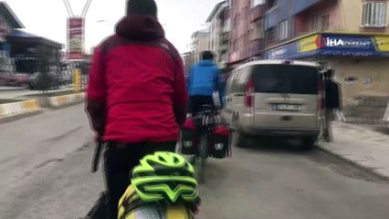 İspanya'dan yola çıktılar, Ağrı'ya geldiler...Bisikletli gezginler dünyayı geziyor