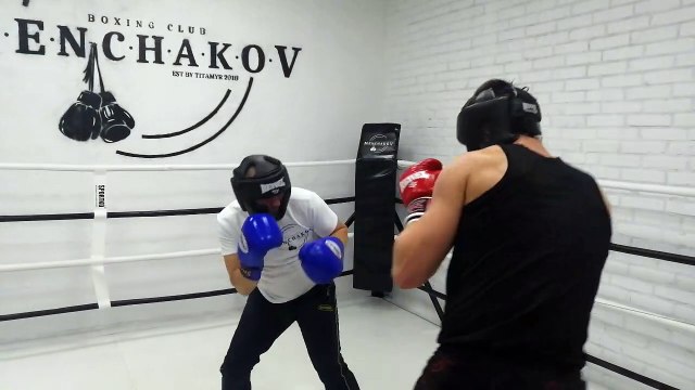 Тренировка по боксу в боксерском клубе Менчаков, Киев, Украина