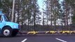 Dix robots SpotMini tirent un camion (Boston Dynamics)