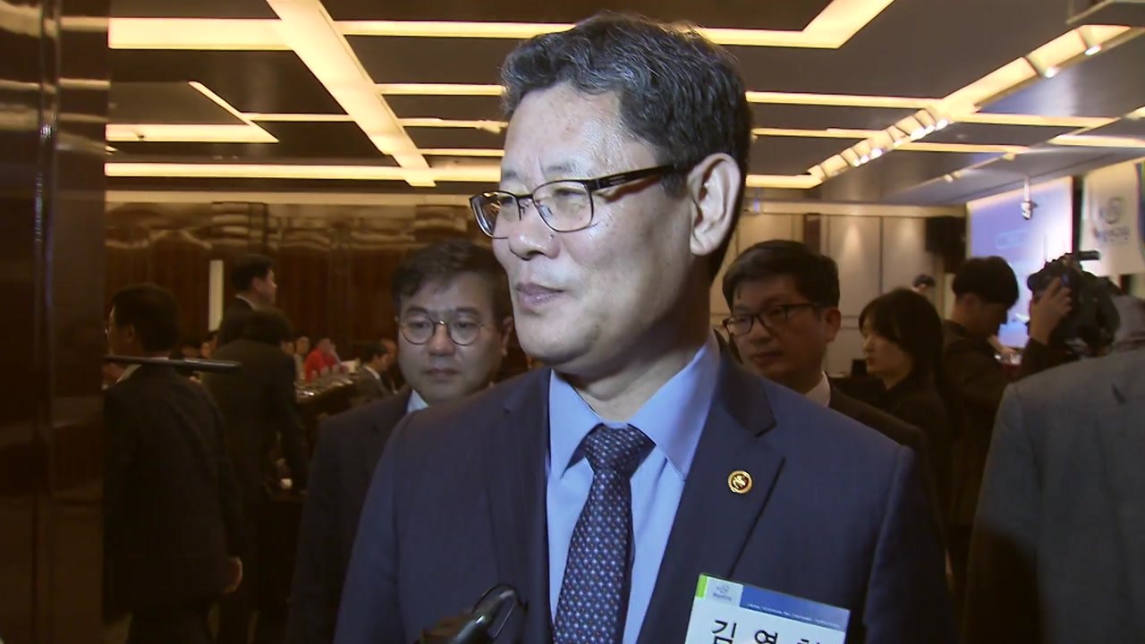 김연철 통일부 장관 "대북 접촉, 여러 차원 모색 중" / YTN