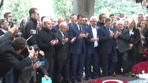 İmamoğlu, 8. Cumhurbaşkanı Turgut Özal'ı Vefatının Yıl Dönümünde Kabri Başında Andı