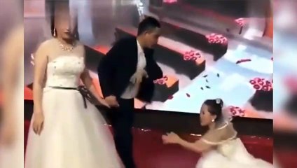 Ex novia interrumpe boda para pedirle a él matrimonio