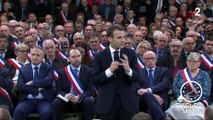 Grand Débat : Emmanuel Macron veut une réindexation des retraites de moins de 2 000 euros sur l'inflation