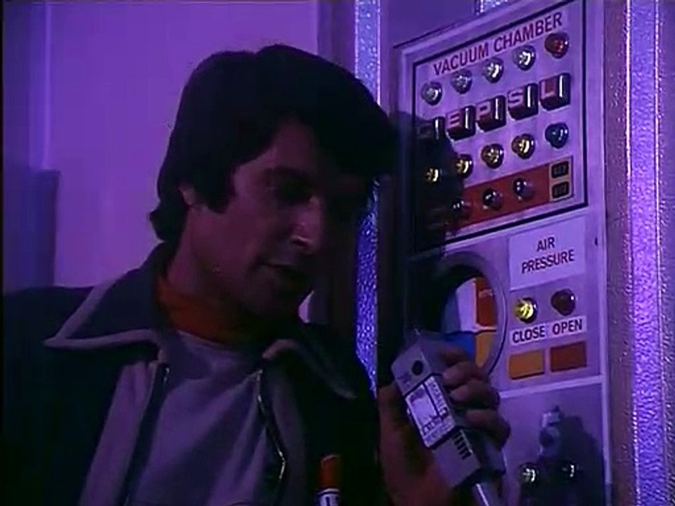 Space 1999 S02e16 - The Beta Cloud
