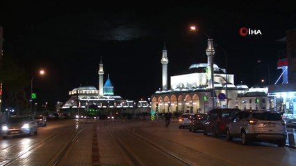 Kandilde camiler ve Hazreti Mevlana Türbesi dolup taştı