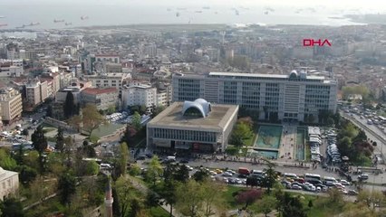 İbb Binası Önünde İmamoğlu Bekleniyor