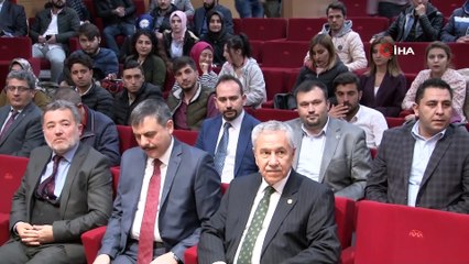 Arınç, üniversite öğrencileriyle bir araya geldi