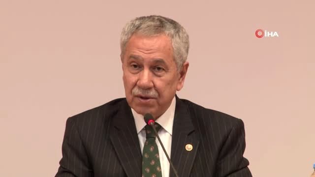 Arınç, Üniversite Öğrencileriyle Bir Araya Geldi