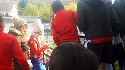 ARRIVÉE DES HÉROS SOUS LES ACCLAMATIONS