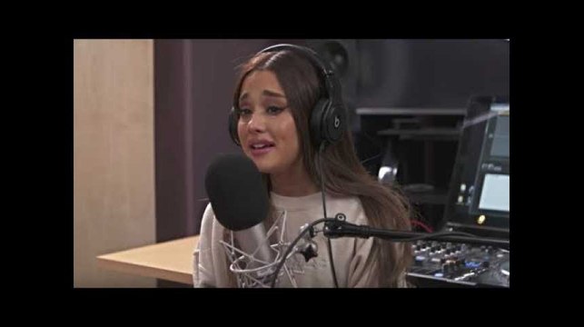 Ariana Grande en larmes en parlant de sa chanson inspirée par l'attentat de Manchester à son concert