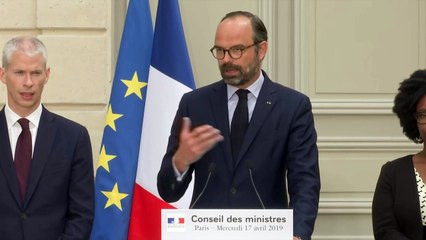 França lança concurso para reconstruir flecha da Notre-Dame