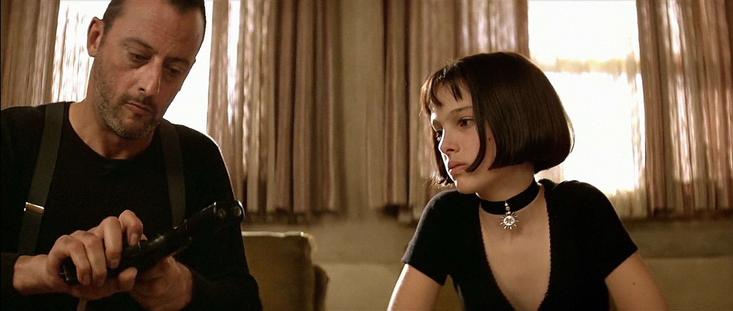 Leon The Professional Movie - Jean Reno, Natalie Portman - video ...