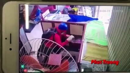 Thanh niên giả gái