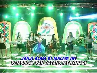 Tasya - Bulan Diranting Cemara [Official Music Video]