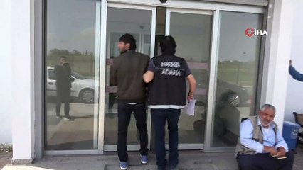 Uyuşturucudan aranırken uyuşturucu satarken yakalandı