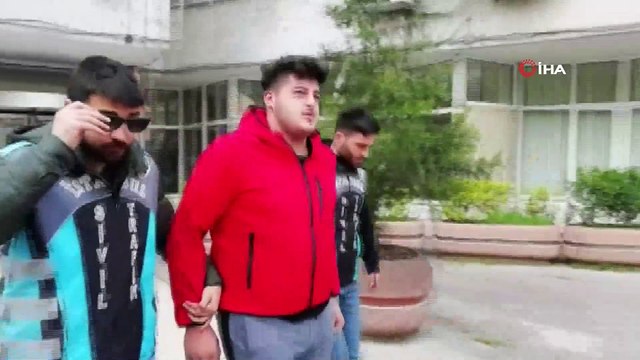 İstanbul’da sevgilisiyle tek teker üzerinde terör estiren maganda yakalandı