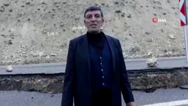 Tekman’da heyelan...Karayolunda dev çukurlar oluştu, yüzlerce dönüm tarım arazisi sular altında kaldı