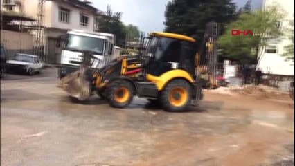 Hatay Selde Araçlar Devrildi İstinat Duvarı Yıkıldı