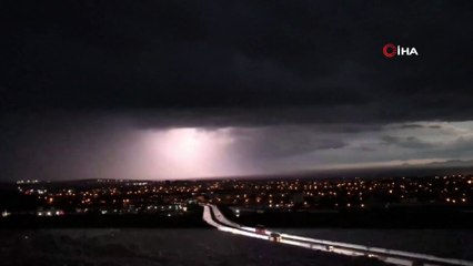 İskenderun Körfezinde Gün Batımında Şimşek Şöleni