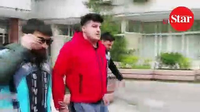 Sevgilisiyle tek teker üzerinde terör estiren maganda kamerada!;