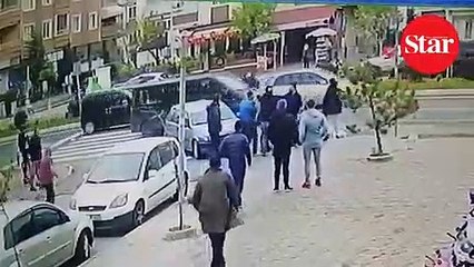 Feci kaza!; Havaya uçup yol kenarına savruldu...O anlar kamerada