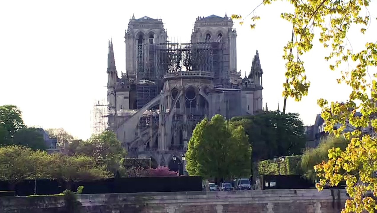 Frankreichs Kirchenglocken läuten für Notre-Dame in Paris