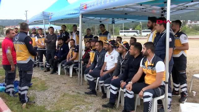 Antalya Sağlık Personeline Ambulans Sürüş Teknikleri Eğitimi