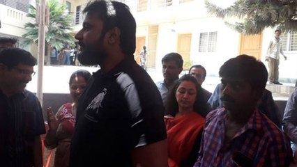 RR ನಗರದಲ್ಲಿ ಮತ ಚಲಾಯಿಸಿದ ಚಾಲೇಂಜಿಂಗ್ ಸ್ಟಾರ್ ದಂಪತಿ: Lok Sabha Elections 2019