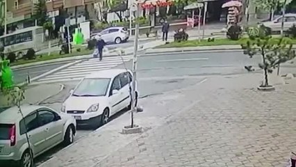 Tekrar) - Trafik Kazası Güvenlik Kamerasına Yansıdı - Kırklareli