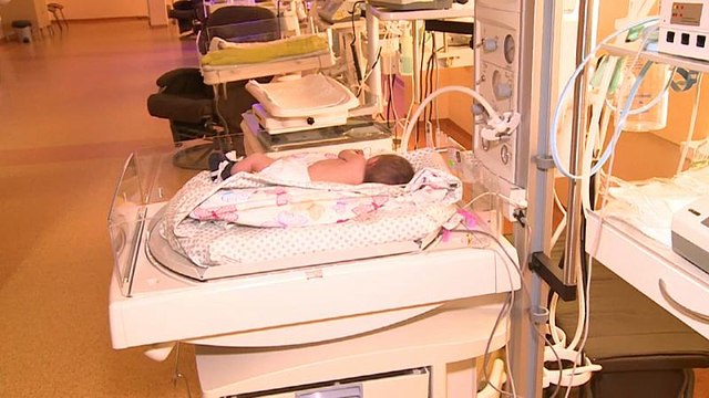 Lituania: bimba ubriaca alla nascita