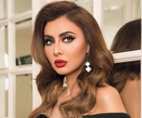 ابنة مريم حسين تلفت الأنظار بما فعلته في أرض المطار