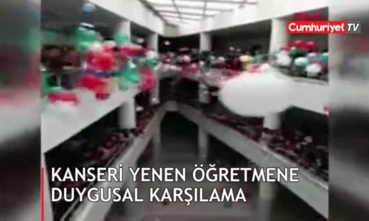 Kanseri yenen öğretmene okulda göz yaşartan karşılama