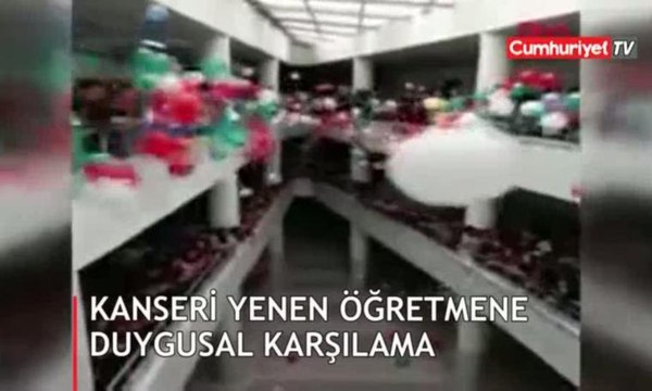 Kanseri yenen öğretmene okulda göz yaşartan karşılama
