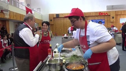 Lise Öğrencileri En Güzel Yemeği Yapmak İçin Yarıştı